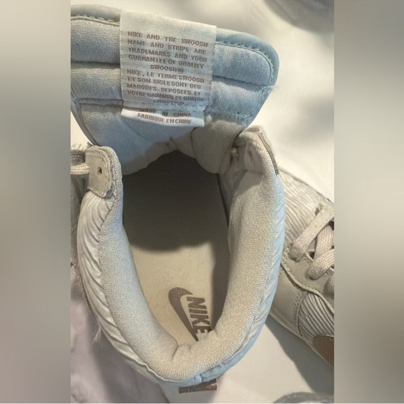 Nike Size 8 Women's White and Rose Gold High-Top Sneakers - Picture 9 of 9